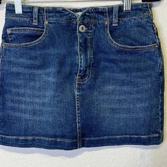 We The Free by Free People Dark Wash Short Jean Skirt 5 Pkt Sz 26 - Picture 1 of 4